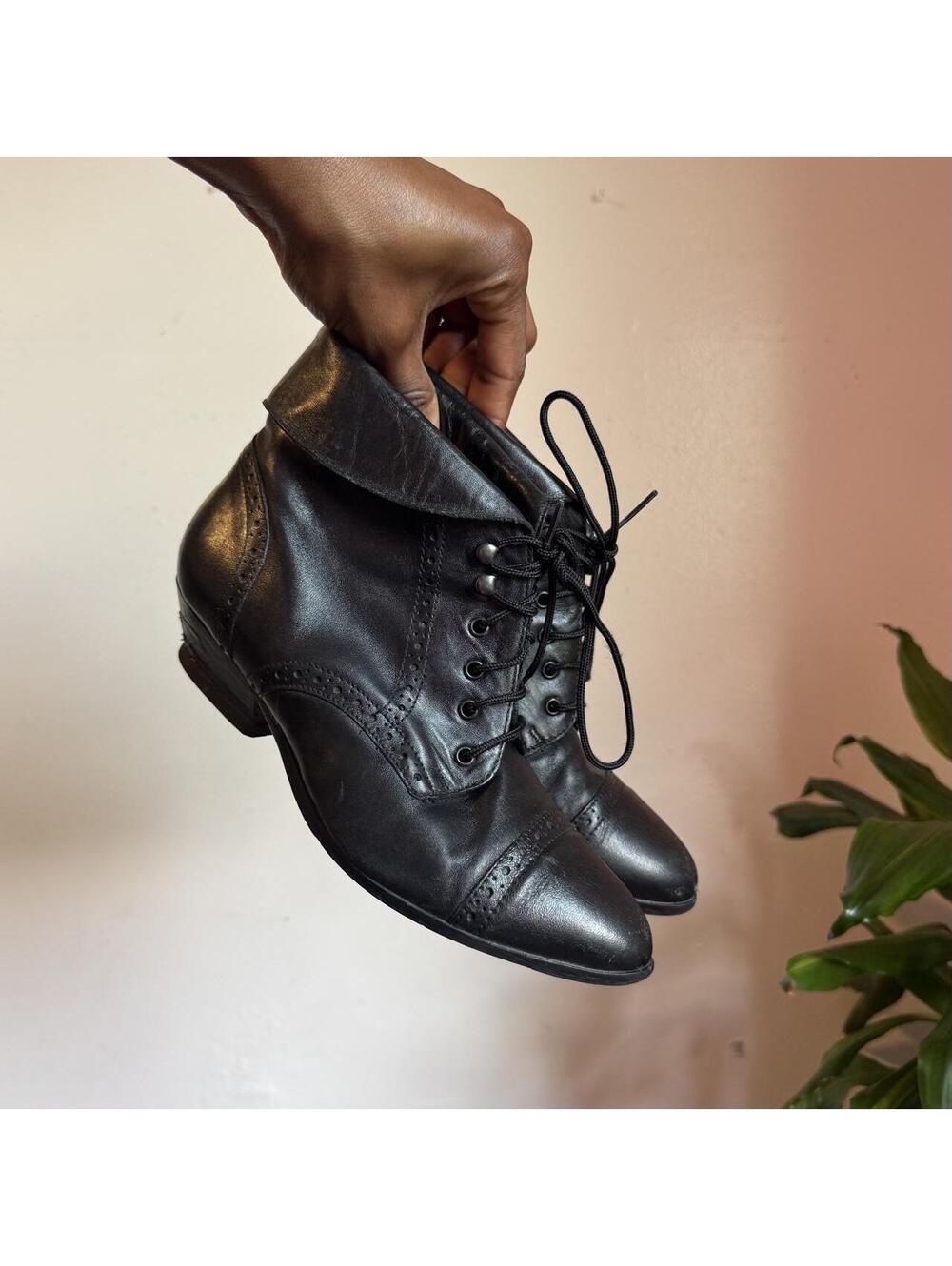 80s Mainframe Victorian Goth Black Leather lace up boots women’s US 6.5